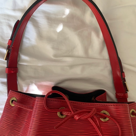 Louis Vuitton Large Epi Noe Bag In Red - Picture 6 of 16